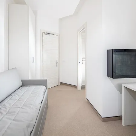 מלון Hotel Centrale 4*