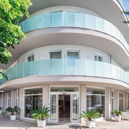 Hotel Centrale ליגננו סביאדורו