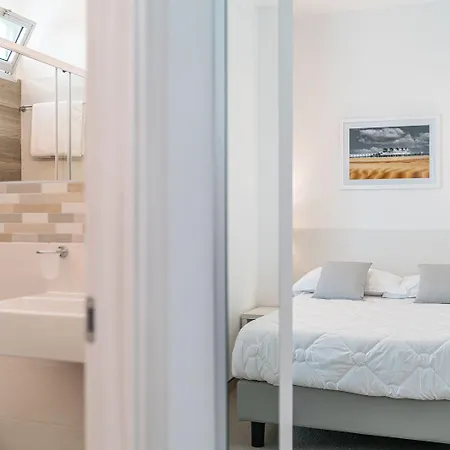 מלון Hotel Centrale 4*