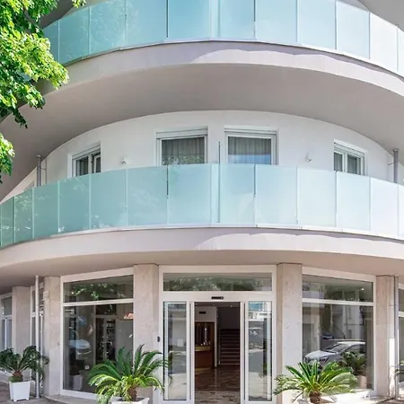 Hotel Centrale 4* ליגננו סביאדורו