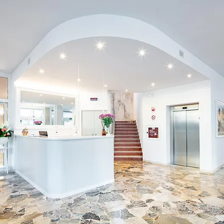 Hotel Centrale מלון ליגננו סביאדורו