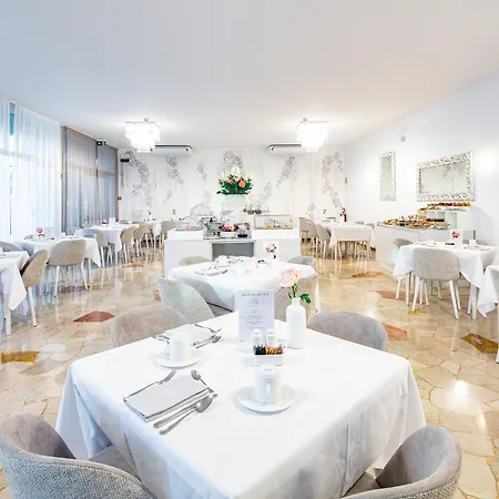 מלון Hotel Centrale ליגננו סביאדורו