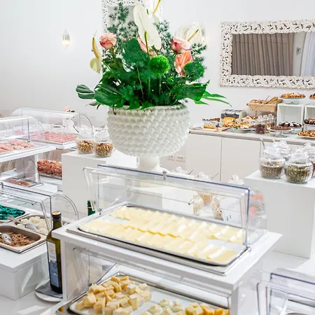 Hotel Centrale מלון ליגננו סביאדורו