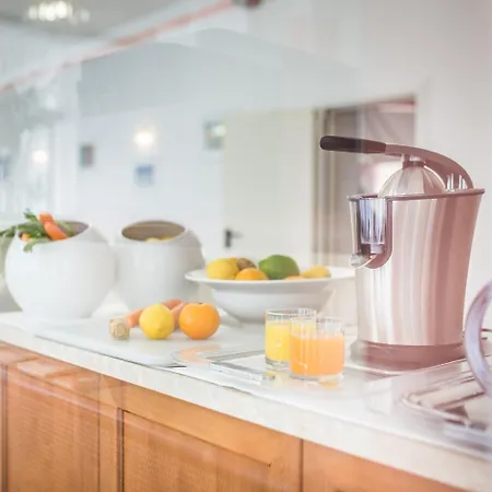 Hotel Centrale מלון