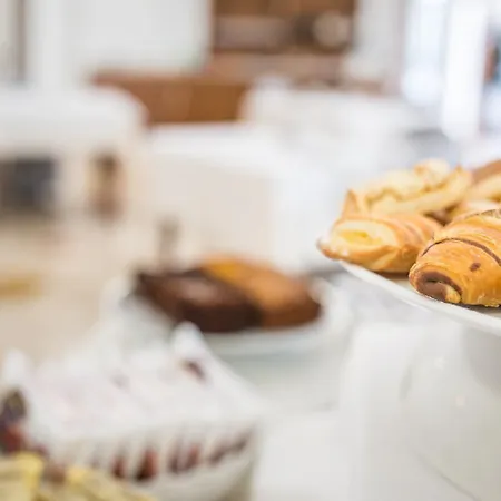 מלון Hotel Centrale 4*