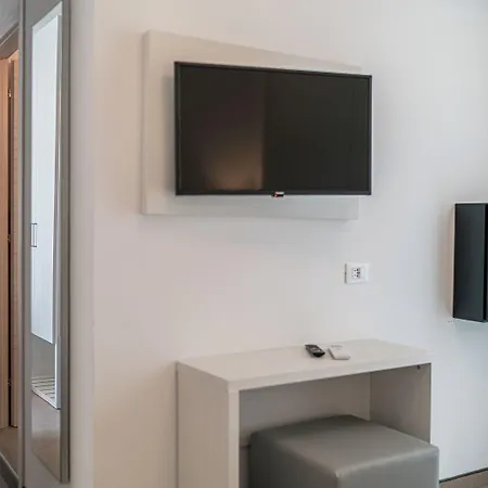 Hotel Centrale 4* ליגננו סביאדורו