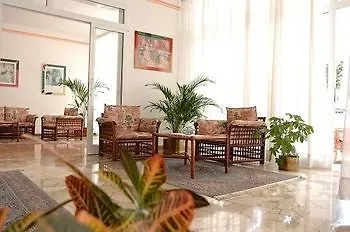 מלון Hotel Centrale 4*